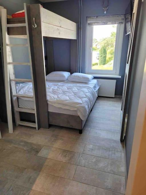 Bed and Breakfast Voormalig Politiebureau Gebruik Welnesstuin Tegen Betaling Ouddorp Exterior foto