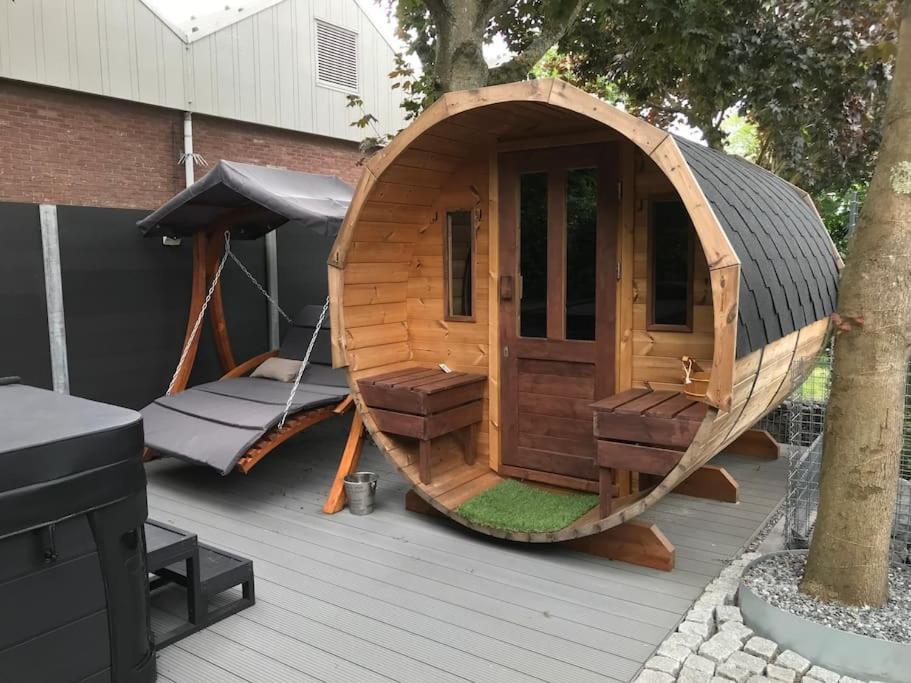 Bed and Breakfast Voormalig Politiebureau Gebruik Welnesstuin Tegen Betaling Ouddorp Exterior foto