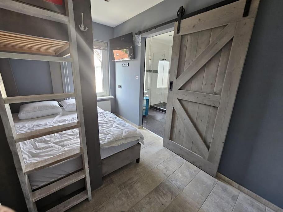 Bed and Breakfast Voormalig Politiebureau Gebruik Welnesstuin Tegen Betaling Ouddorp Exterior foto