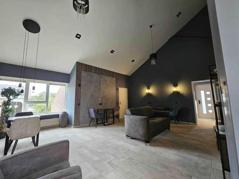 Bed and Breakfast Voormalig Politiebureau Gebruik Welnesstuin Tegen Betaling Ouddorp Exterior foto